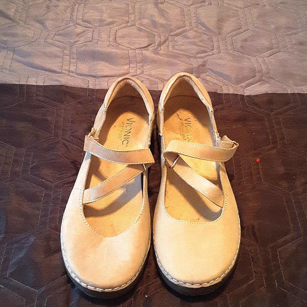 ViVIONIC JUDITH BEIGE SUEDE CASUAL SHOE SIZE  10M
